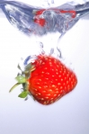 Poster "Erdbeere im Wasser"